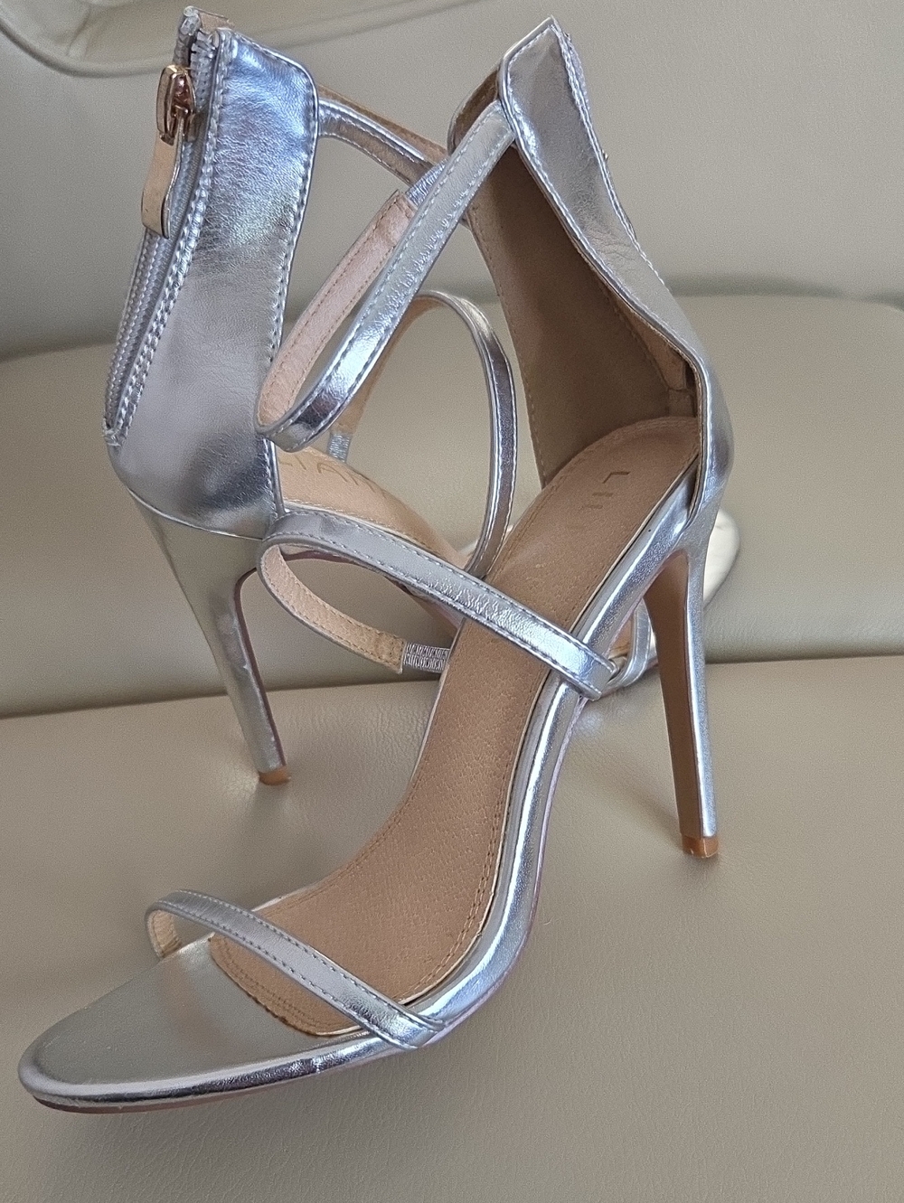 Liliana Silver Metallic Strappy High-Heel Sandals Size 6.5